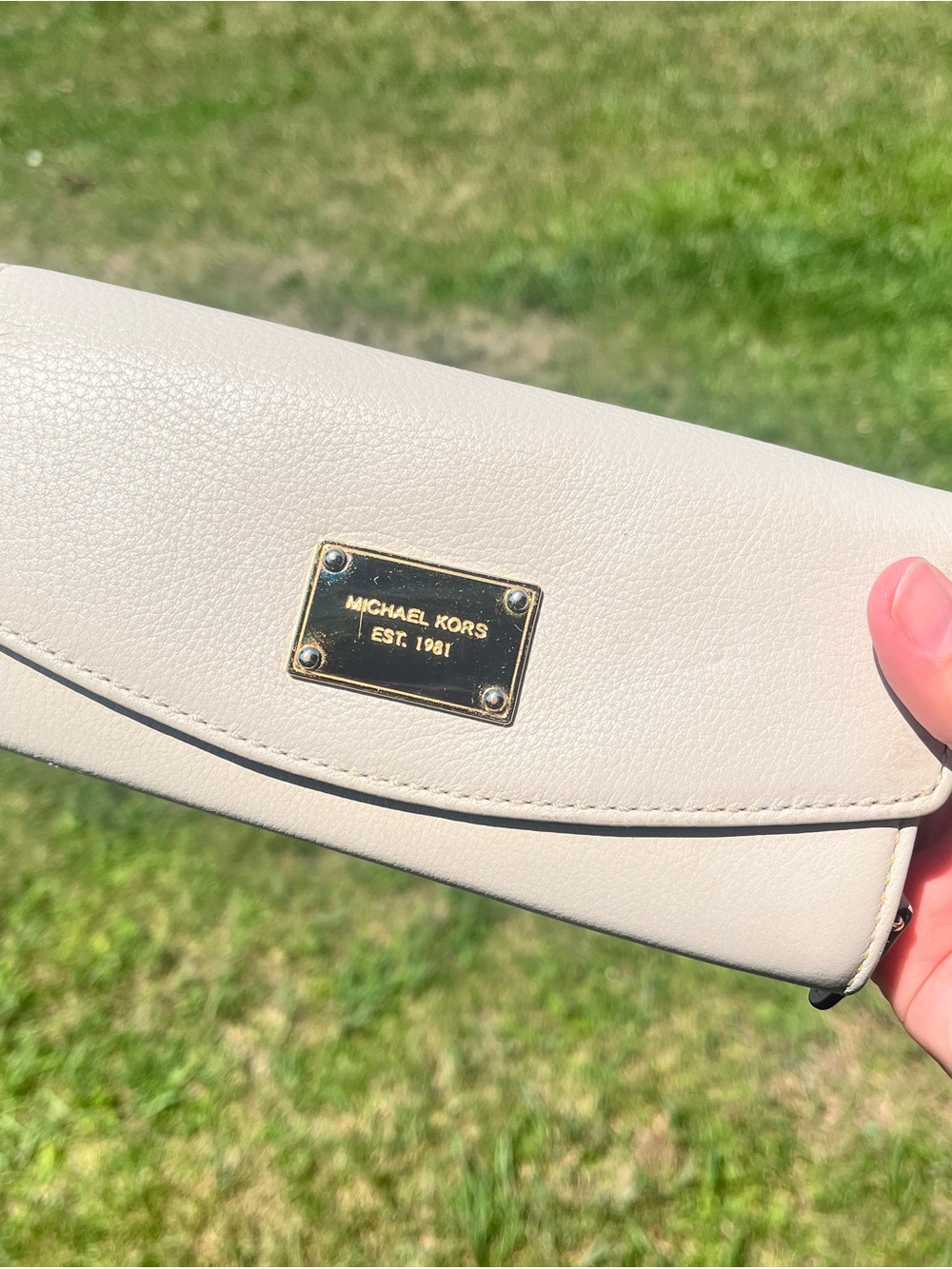 Michael Kors Cream Leather wallet 🤍